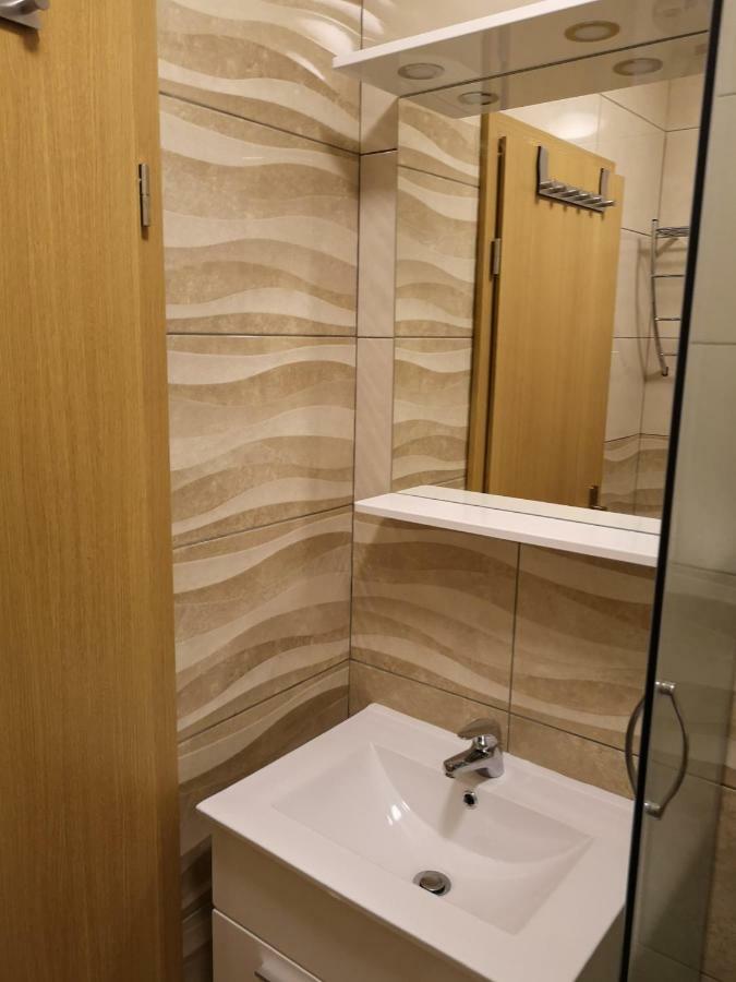 Tomek Apartment 비르 외부 사진